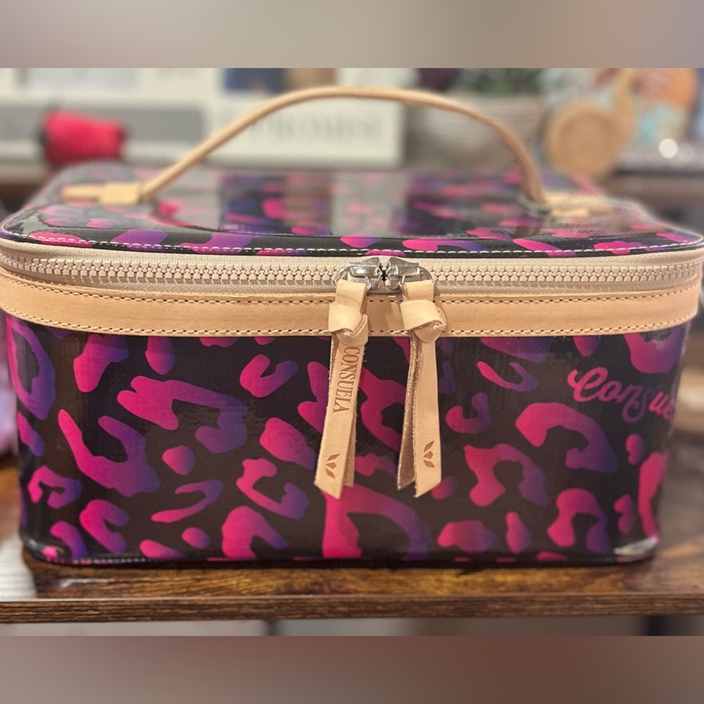 Consuela Train Case